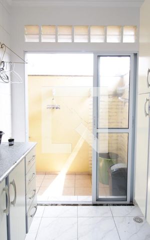 Casa à venda com 178m², 3 quartos e 3 vagasÁrea de Serviço
