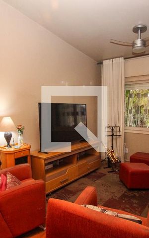 Casa à venda com 129m², 3 quartos e 2 vagas Casa à venda com 129m², 3 quartos e 2 vagasSala