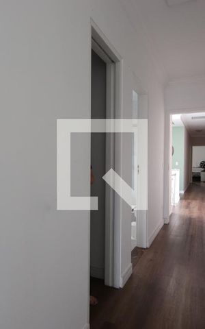 Casa à venda com 350m², 4 quartos e 3 vagasSuíte