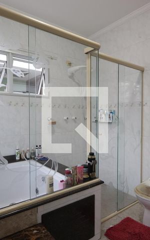 Casa à venda com 350m², 4 quartos e 3 vagasBanheiro da Suíte