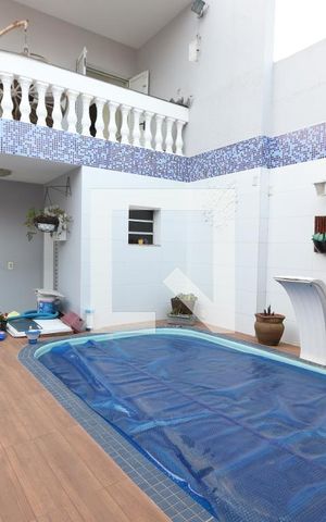 Casa à venda com 350m², 4 quartos e 3 vagasPiscina