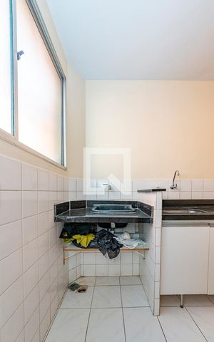 Apartamento para alugar com 75m², 3 quartos e 1 vagaÁrea de Serviço
