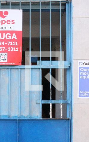 Casa à venda com 120m², 8 quartos e 2 vagasFachada
