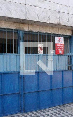 Casa à venda com 120m², 8 quartos e 2 vagasFachada