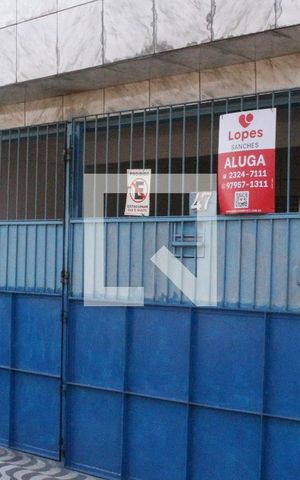 Casa à venda com 120m², 8 quartos e 2 vagasFachada