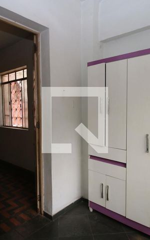 Casa para alugar com 48m², 1 quarto e sem vagaQuarto