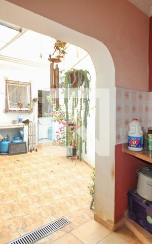 Casa à venda com 110m², 3 quartos e 2 vagas Casa à venda com 110m², 3 quartos e 2 vagasÁrea externa