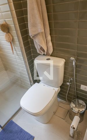 Apartamento para alugar com 75m², 2 quartos e 1 vaga Apartamento para alugar com 75m², 2 quartos e 1 vagaBanheiro da Suíte
