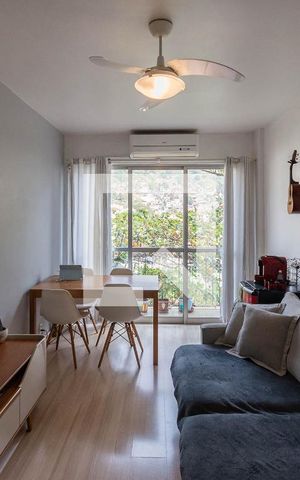 Apartamento à venda com 67m², 2 quartos e 1 vagaSala