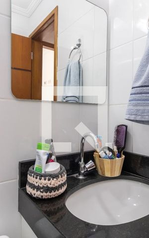 Casa de condomínio à venda com 127m², 3 quartos e 2 vagasBanheiro 2