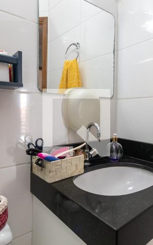 Casa de condomínio à venda com 127m², 3 quartos e 2 vagasBanheiro da Suíte