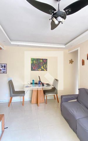 Apartamento à venda com 73m², 2 quartos e 1 vaga Apartamento à venda com 73m², 2 quartos e 1 vagaSala