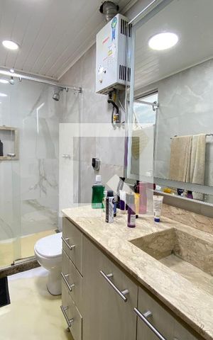 Apartamento à venda com 73m², 2 quartos e 1 vaga Apartamento à venda com 73m², 2 quartos e 1 vagaBanheiro