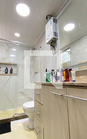 Apartamento à venda com 73m², 2 quartos e 1 vaga Apartamento à venda com 73m², 2 quartos e 1 vagaBanheiro