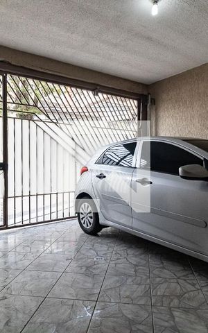 Casa à venda com 180m², 3 quartos e 1 vaga Casa à venda com 180m², 3 quartos e 1 vagaGaragem
