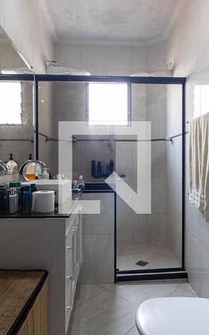 Casa à venda com 180m², 3 quartos e 1 vaga Casa à venda com 180m², 3 quartos e 1 vagaBanheiro 1