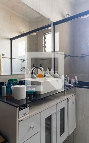 Casa à venda com 180m², 3 quartos e 1 vaga Casa à venda com 180m², 3 quartos e 1 vagaBanheiro 1