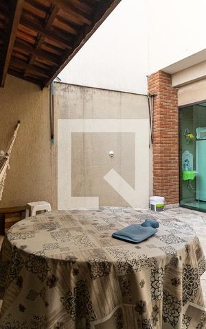 Casa à venda com 180m², 3 quartos e 1 vaga Casa à venda com 180m², 3 quartos e 1 vagaQuintal
