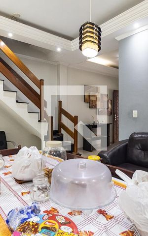 Casa à venda com 180m², 3 quartos e 1 vaga Casa à venda com 180m², 3 quartos e 1 vagaSala de Jantar