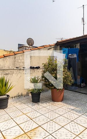 Casa à venda com 180m², 3 quartos e 1 vaga Casa à venda com 180m², 3 quartos e 1 vagaTerraço