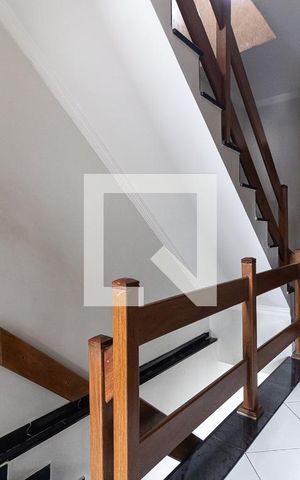 Casa à venda com 180m², 3 quartos e 1 vaga Casa à venda com 180m², 3 quartos e 1 vagaCorredor