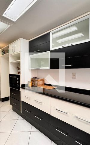 Apartamento à venda com 160m², 3 quartos e 2 vagas Apartamento à venda com 160m², 3 quartos e 2 vagasCozinha