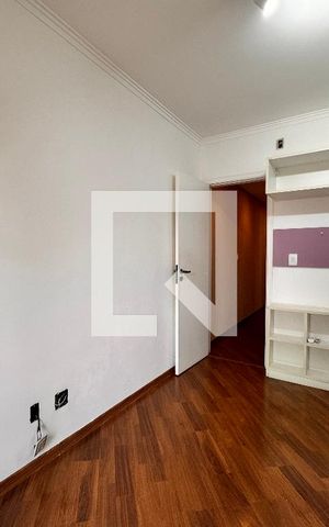 Apartamento à venda com 160m², 3 quartos e 2 vagas Apartamento à venda com 160m², 3 quartos e 2 vagasQuarto 1