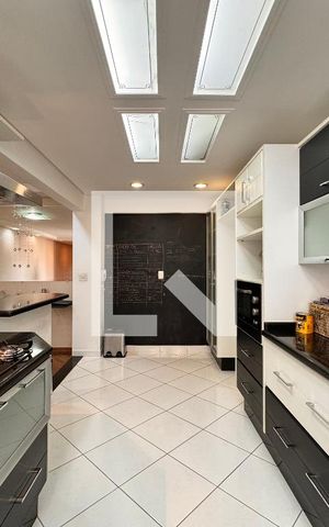 Apartamento à venda com 160m², 3 quartos e 2 vagas Apartamento à venda com 160m², 3 quartos e 2 vagasCozinha