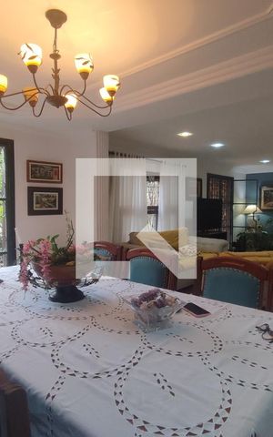 Casa à venda com 229m², 4 quartos e 3 vagas Casa à venda com 229m², 4 quartos e 3 vagas1º Pav - Sala