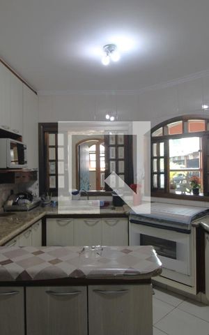 Casa para alugar com 300m², 3 quartos e 5 vagasCozinha