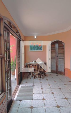Casa para alugar com 300m², 3 quartos e 5 vagasSala