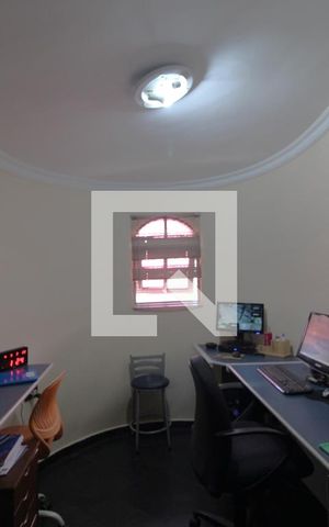 Casa para alugar com 300m², 3 quartos e 5 vagasEscritório