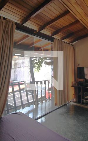 Casa para alugar com 300m², 3 quartos e 5 vagasSala de tv
