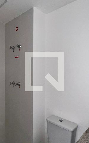 Studio para alugar com 25m², 1 quarto e sem vaga Studio para alugar com 25m², 1 quarto e sem vagaBanheiro
