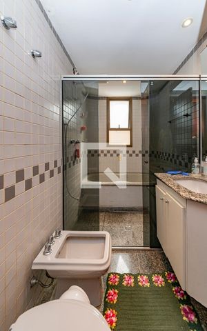 Apartamento à venda com 180m², 4 quartos e 4 vagasBanheiro da Suíte 1