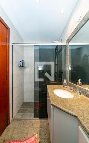 Apartamento à venda com 180m², 4 quartos e 4 vagasBanheiro Social