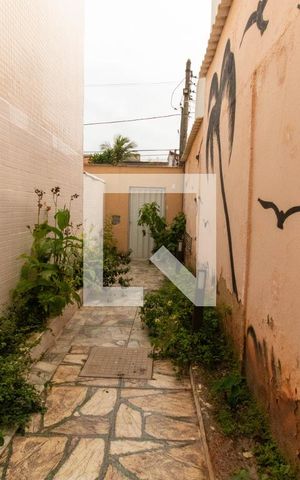 Casa à venda com 600m², 7 quartos e 4 vagas Casa à venda com 600m², 7 quartos e 4 vagasCorredor Externo