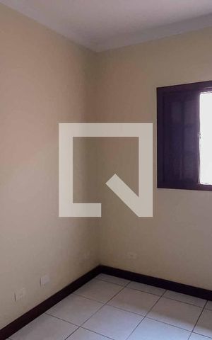 Casa à venda com 360m², 4 quartos e 5 vagas Casa à venda com 360m², 4 quartos e 5 vagasQuarto 1
