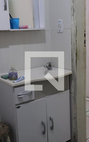 Casa à venda com 160m², 2 quartos e 2 vagasBanheiro