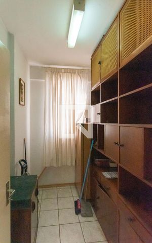 Apartamento à venda com 131m², 3 quartos e 1 vaga Apartamento à venda com 131m², 3 quartos e 1 vagaQuarto de Serviço