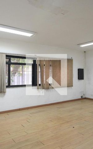 Casa à venda com 311m², 3 quartos e 5 vagas Casa à venda com 311m², 3 quartos e 5 vagasSala