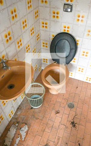 Casa à venda com 311m², 3 quartos e 5 vagas Casa à venda com 311m², 3 quartos e 5 vagasÁrea comum - Salão de Festa - Banheiro