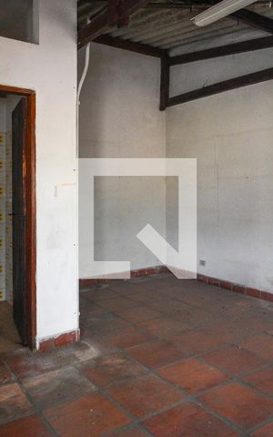 Casa à venda com 311m², 3 quartos e 5 vagas Casa à venda com 311m², 3 quartos e 5 vagasÁrea comum - Salão de Festa