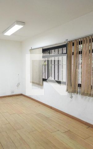 Casa à venda com 311m², 3 quartos e 5 vagas Casa à venda com 311m², 3 quartos e 5 vagasSala
