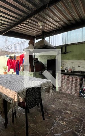 Casa à venda com 370m², 5 quartos e 4 vagas Casa à venda com 370m², 5 quartos e 4 vagasÁrea de Serviço