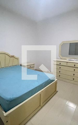 Casa à venda com 370m², 5 quartos e 4 vagas Casa à venda com 370m², 5 quartos e 4 vagasQuarto 6