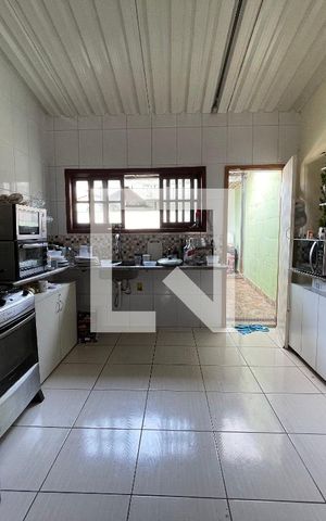 Casa à venda com 370m², 5 quartos e 4 vagas Casa à venda com 370m², 5 quartos e 4 vagasCozinha 2