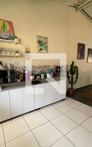 Casa à venda com 370m², 5 quartos e 4 vagas Casa à venda com 370m², 5 quartos e 4 vagasCozinha 2
