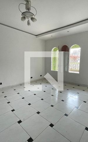 Casa à venda com 370m², 5 quartos e 4 vagas Casa à venda com 370m², 5 quartos e 4 vagasSala 1