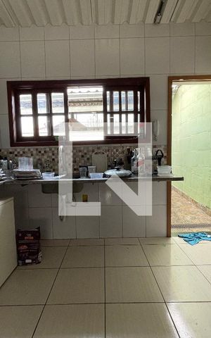 Casa à venda com 370m², 5 quartos e 4 vagas Casa à venda com 370m², 5 quartos e 4 vagasCozinha 2